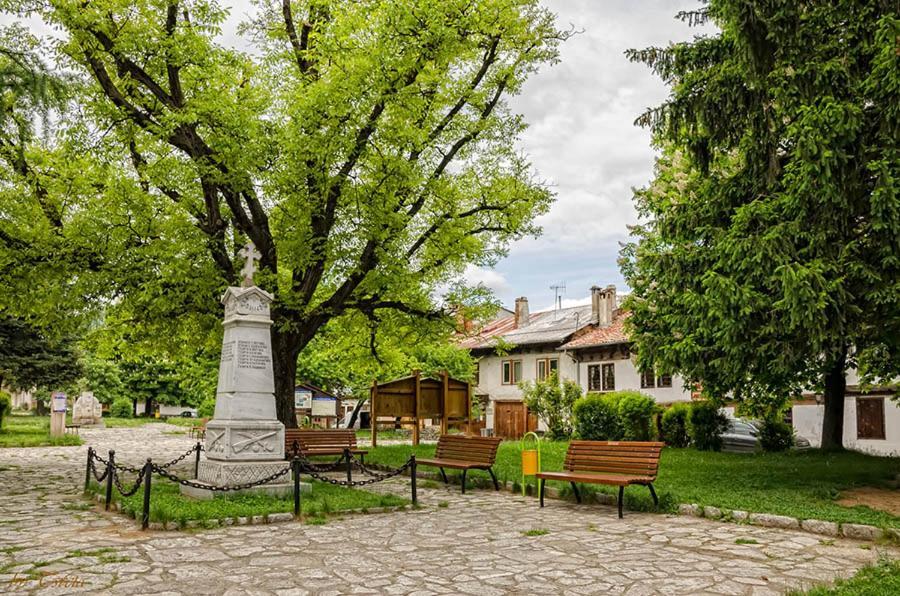 Hotel Razlog Buitenkant foto